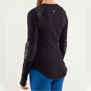Lululemon Run: Ice Queen Long Sleeve p2p 16” Black